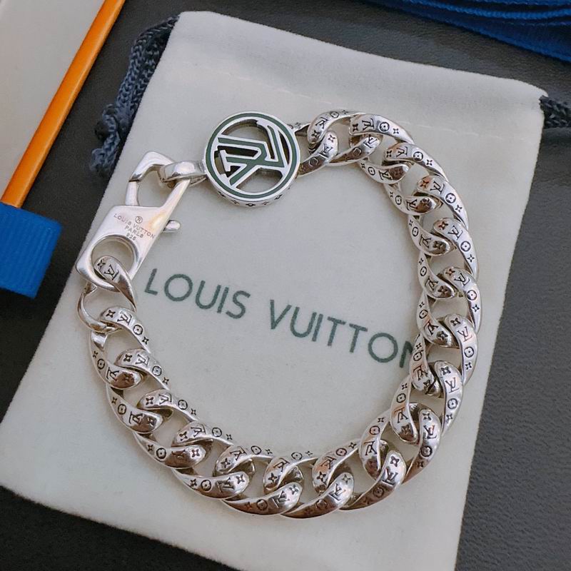 LV Bracelet 02lyr15
